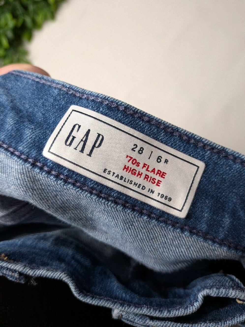 Gap 70's Flare High Rise Jeans Size 28 6r - Picture 2 of 10